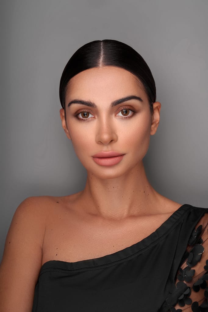 اناستازيا عدسات لاصقة يوميه